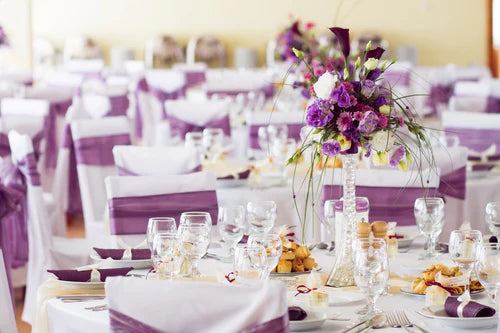 tablecloths at dinner banquet with chair covers and chair sashes