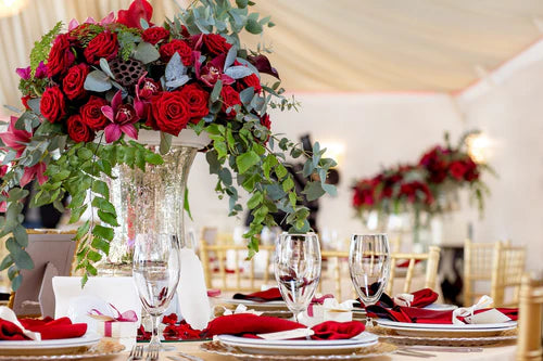 tablecloths at dinner banquet with chair covers and chair sashes