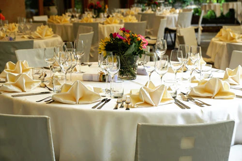 tablecloths at dinner banquet with chair covers and chair sashes